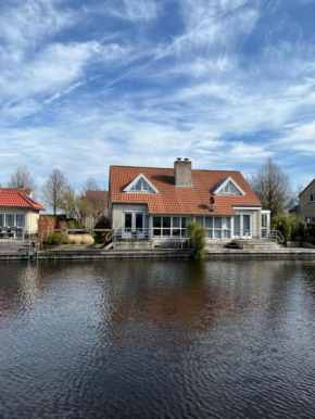 Watervilla de Karekiet by Droomvilla